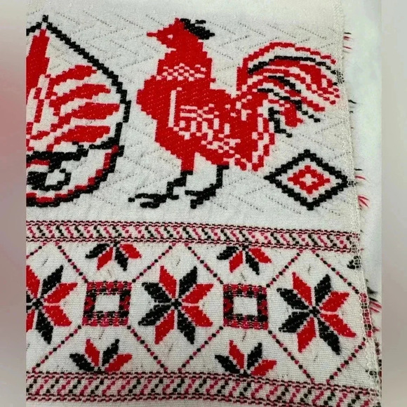 Greek Chicken Rooster Embroidered Vintage Table
Runner 80's Vintage Kitschy Fun - Picture 2 of 13